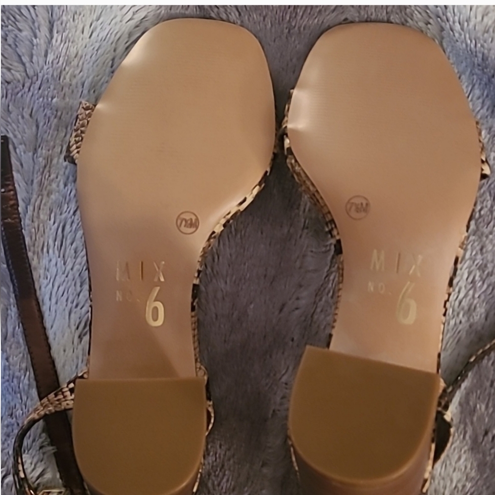 Snake skin print block heel sandals NWOT SIZE 7.5 - Picture 2 of 5